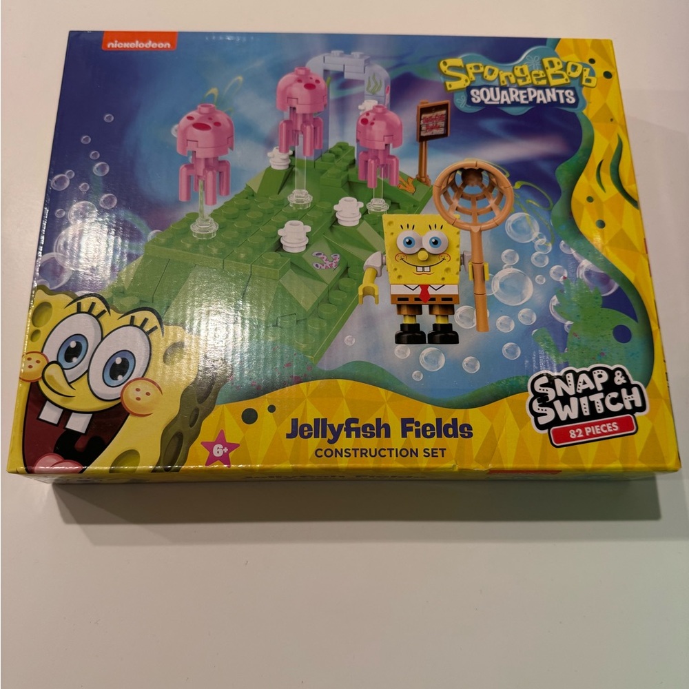 SpongeBob SquarePants Jellyfish Fields Construction Buildable Set - 82 Pieces